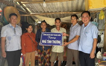 2 công nhân làm ở Đồng Nai gặp tai nạn, nhà bị sập được tặng nhà mới