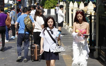 Xả súng chết người ở Bangkok phủ bóng đen lên du lịch Thái Lan