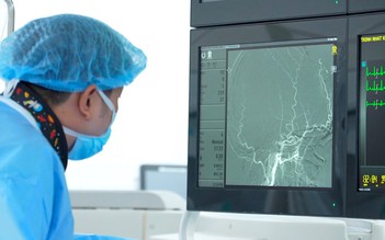 Bóc trọn khối u não 6 cm, bệnh nhân hồi phục sau 2 giờ phẫu thuật