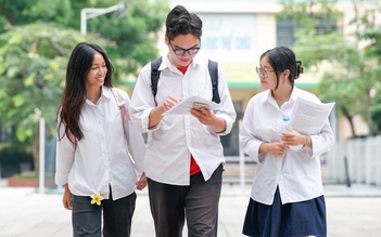 Từ cách thi, nhìn lại hiệu quả đổi mới chương trình, SGK