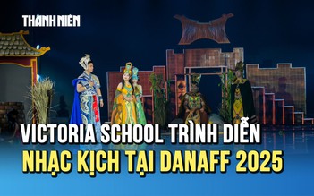 Khán giả bất ngờ khi xem biểu diễn nhạc kịch học đường tại Liên hoan phim châu Á Đà Nẵng