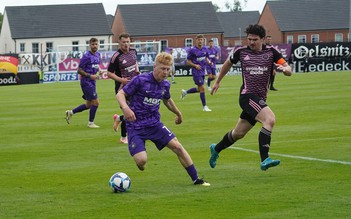 Đấu lại trận bóng bị hủy cách đây 65 năm do Chiến tranh Lạnh