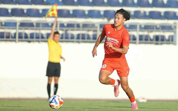 Cơ hội nào cho tiền đạo Việt kiều Alex Bùi?