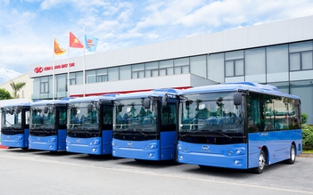 Kim Long Motor bàn giao 650 xe buýt, tiếp sức TP.HCM chuyển đổi xanh