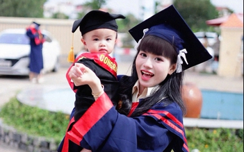 ‘Rụng tim’ với khoảnh khắc em bé cùng mẹ nhận bằng tốt nghiệp