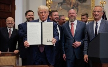 Ông Trump ký sắc lệnh áp thuế đối ứng mới 10-41%, hiệu lực từ ngày 7.8