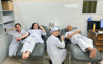 Thiếu máu cứu người, y bác sĩ Bệnh viện đa khoa Lâm Đồng liên tục hiến máu