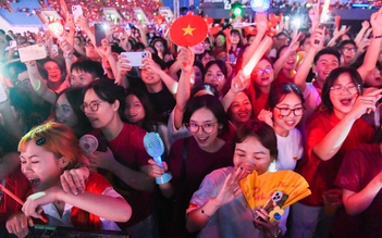 Hàng chục ngàn khán giả dự concert quốc gia ở Mỹ Đình