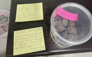 Điều tử tế từ những mẩu giấy nhắn gửi đồng nghiệp 'bí ẩn'