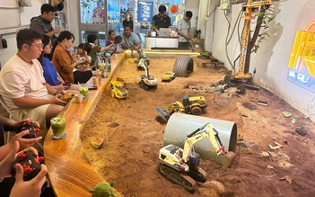 Độc lạ quán cà phê kết hợp điều khiển xe mô hình tại TP.HCM