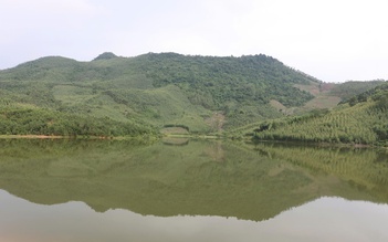 Gần hồ thủy lợi nhưng lúa vẫn 'khát'