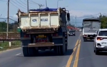 Tây Ninh: Tài xế xe tải lấn làn chạy ngược chiều, ép đầu xe khác
