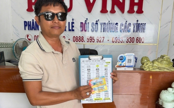 Khách trúng độc đắc 4 tỉ xổ số miền Nam, thuê xe 7 chỗ đi nhận thưởng