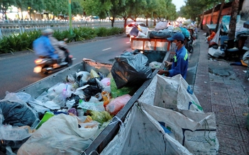 TP.HCM loay hoay với hàng chục ngàn tấn rác thải