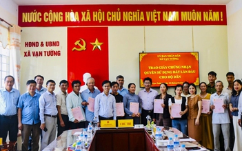Quảng Ngãi: Xã Vạn Tường cấp sổ đỏ sớm hơn 5 ngày so với quy định