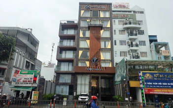 Nghi ghen tuông, bạn gái cắt cổ người yêu trong khách sạn ở Thông Tây Hội 