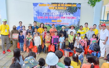 Món quà ý nghĩa đầu năm học mới cho học sinh miền núi ở Khánh Hòa