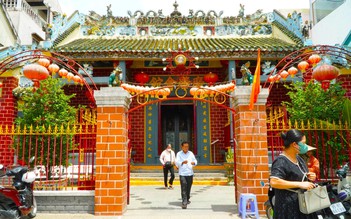 Độc đáo ngôi chùa cổ gần 130 năm tuổi ở bến Ninh Kiều