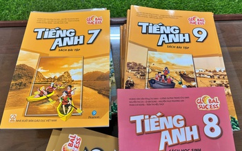 Vụ nghi sách giả ở Hà Nội: 2 trường phát hiện 204 quyển sách bất thường