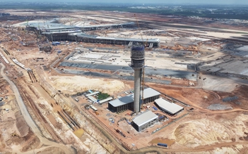 'Siêu' sân bay tăng tốc