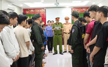 Công an TP.HCM khởi tố 21 thanh niên lạng lách, đánh võng, dàn hàng ngang trên đường