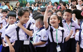 Nụ cười trong trẻo ngày tựu trường của học sinh lớp 1 TP.HCM