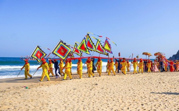 Những ngôi làng tuyệt đẹp ven biển: Nhơn Lý - trăm năm giữ lễ cầu ngư