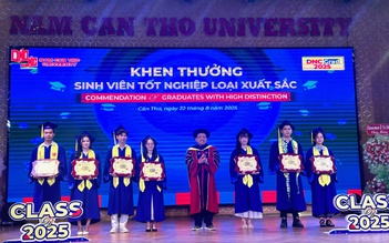 Thêm 2.500 sinh viên Trường ĐH Nam Cần Thơ nhận bằng tốt nghiệp