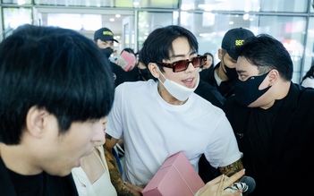 Nam thần từng khiến khán giả sân Mỹ Đình 'phát cuồng' trở lại Việt Nam