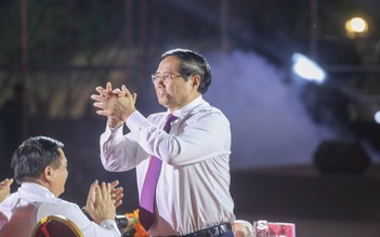 Thủ tướng dự chương trình 'Thời cơ vàng' tại đầu cầu Huế
