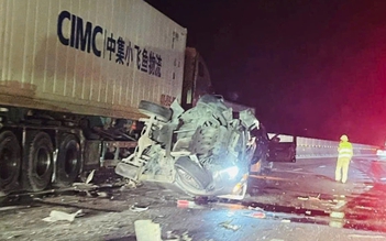 Tai nạn liên hoàn giữa 5 xe ô tô trên cao tốc Bắc - Nam
