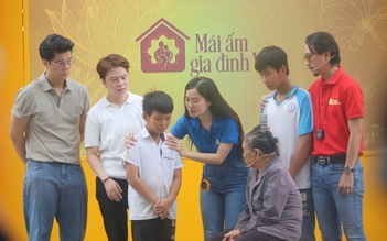 Hứa Minh Đạt nhận làm trợ lý, đưa vợ đi quay show thực tế