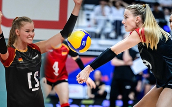 Đội tuyển bóng chuyền nữ Việt Nam bàn phương án nóng, đấu trí đối thủ Đức cực mạnh!