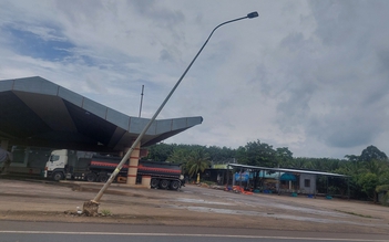 Trụ đèn nguy hiểm