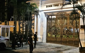 Nhiều cảnh sát xuất hiện tại nhà 'bầu' Đoan