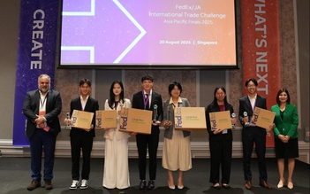 Hai học sinh Việt Nam đạt giải cao cuộc thi Thử thách thương mại quốc tế