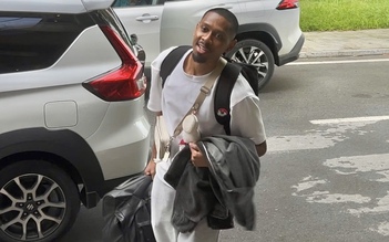 Đội tuyển Việt Nam hội quân, Cao Pendant Quang Vinh và Châu Ngọc Quang rất phong cách!