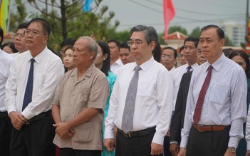 Lãnh đạo TP.HCM dâng hương tại Nghĩa trang liệt sĩ Bà Rịa - Vũng Tàu