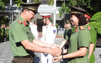 Đà Nẵng: Thưởng nóng đơn vị phá án 'vẽ bệnh moi tiền' ở phòng khám quốc tế