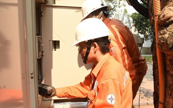 Hà Nội nắng nóng kỷ lục, nhiều nơi bị cắt điện