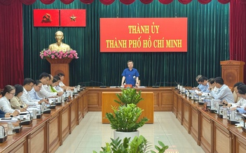 Thành ủy TP.HCM yêu cầu không tổ chức văn nghệ, không nhận hoa chúc mừng đại hội