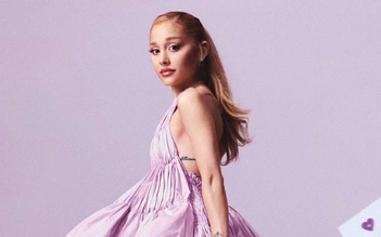Ariana Grande tiết lộ về 'công việc tay trái'