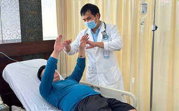 Gia Lai: Cứu sống người đàn ông quốc tịch Mỹ bất tỉnh trên đường