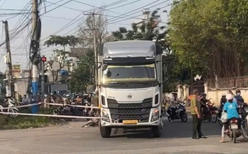 TP.HCM: Va chạm xe tải trên đường đi làm, nữ công nhân tử vong thương tâm