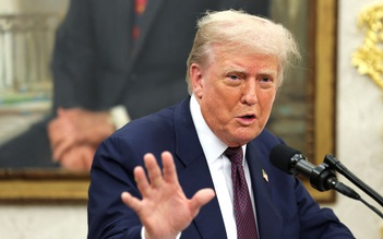 Ông Trump nói sẽ đánh thuế 100% lên chip bán dẫn