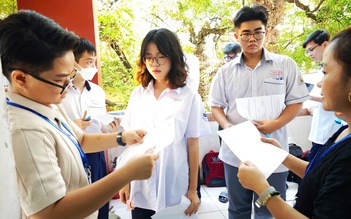 Nguyện vọng xét tuyển tăng gấp đôi, điểm chuẩn ĐH có tăng?