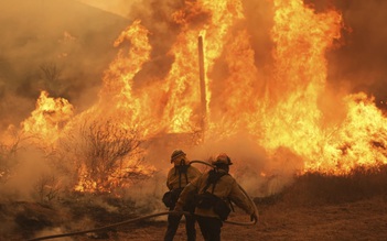 Cháy rừng lan rộng ở California