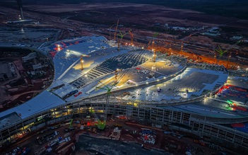 Hàng ngàn kỹ sư, công nhân làm việc xuyên lễ, công trường sân bay Long Thành rực sáng