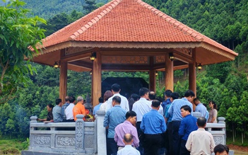 Tưởng niệm 67 người dân Làng Nủ thiệt mạng do lũ quét trong bão Yagi