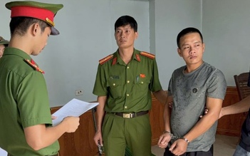 Ngược đãi con đẻ, quay video gửi cho vợ